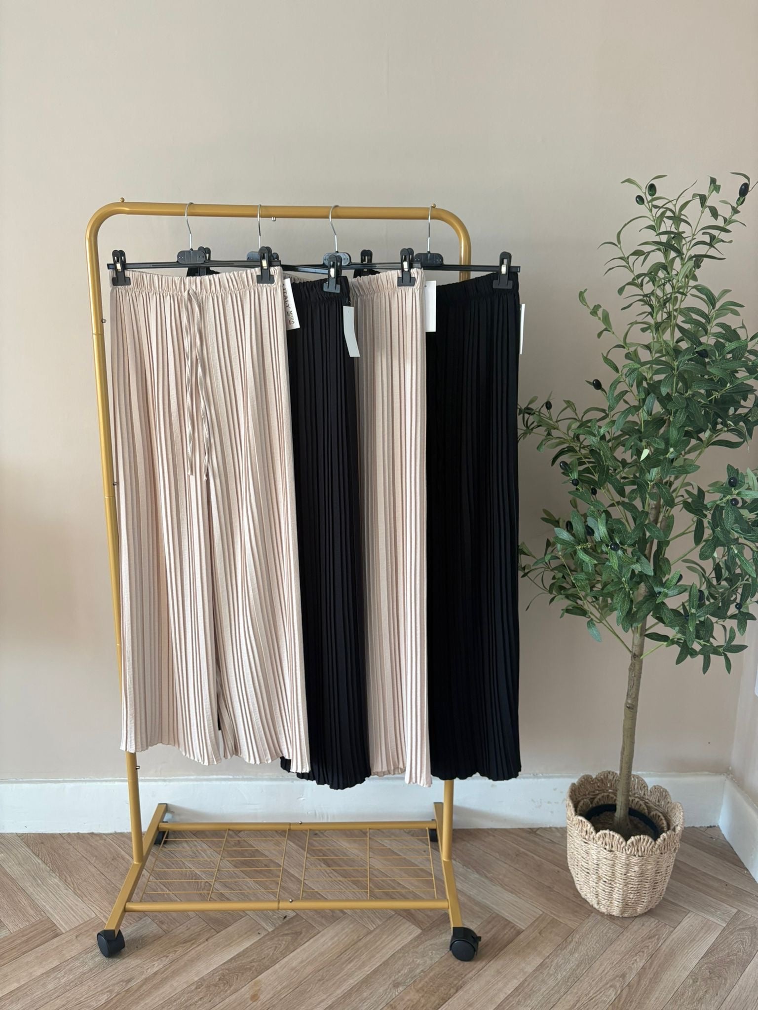 The Sorella Pleated Trousers